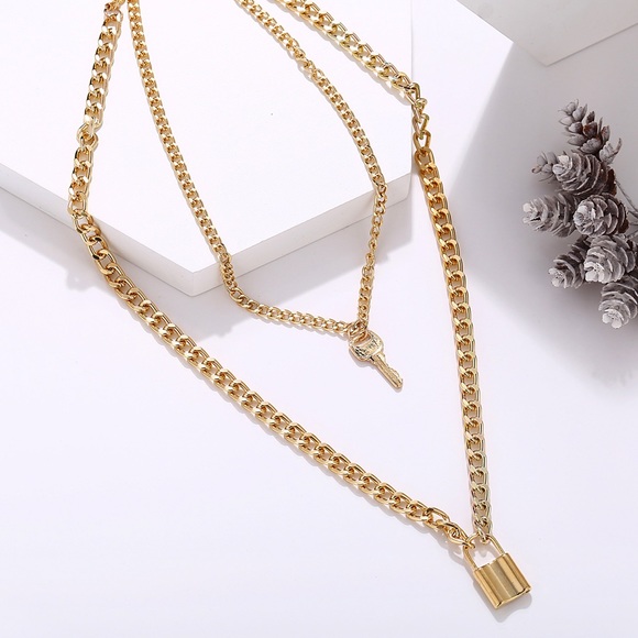 NEW | Lock & Key 🔐 Chain Necklace gold - Picture 1 of 3